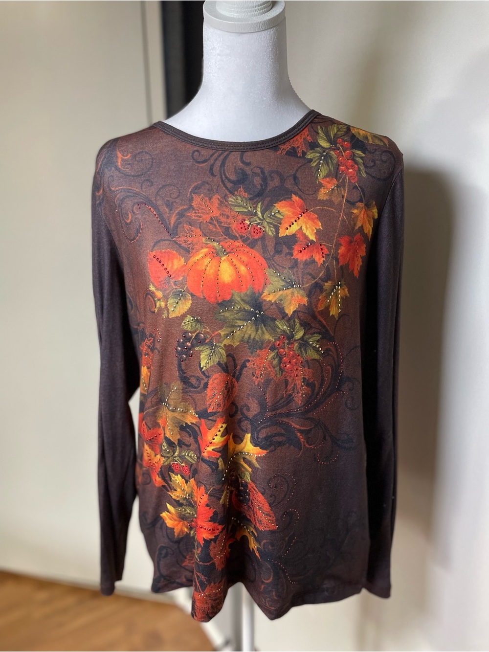 Gloria Vanderbilt Brown Long-Sleeve Pumpkin & Fall Foliage Tee